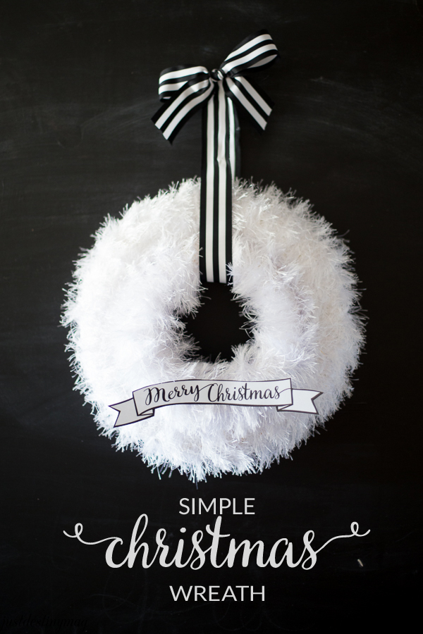 Simple White Christmas Wreath | DIY Christmas Wreaths You Will Love