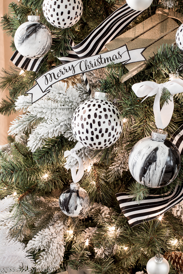 Stunning Black and White Christmas Tree Decor 