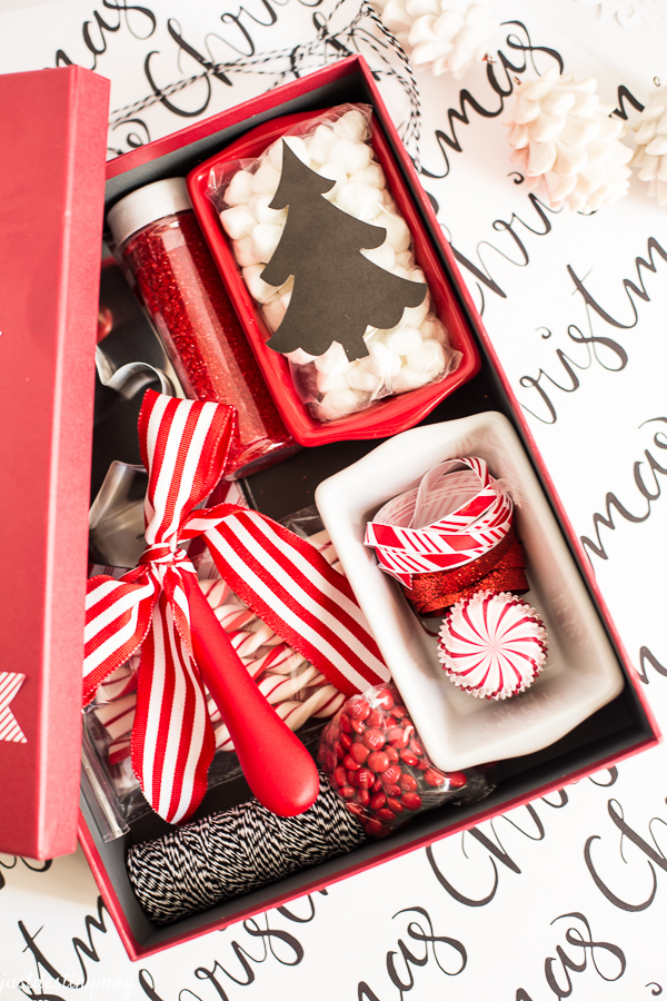 25 Fun & Simple Gifts for Neighbors this Christmas