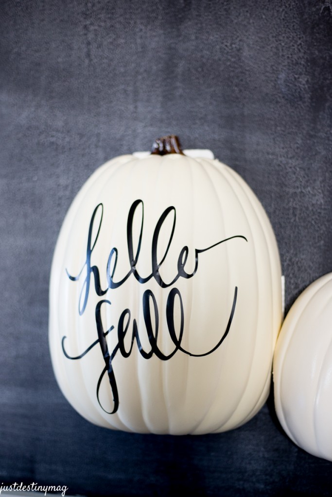 DIY Hanging Half Pumpkin Craft_-8