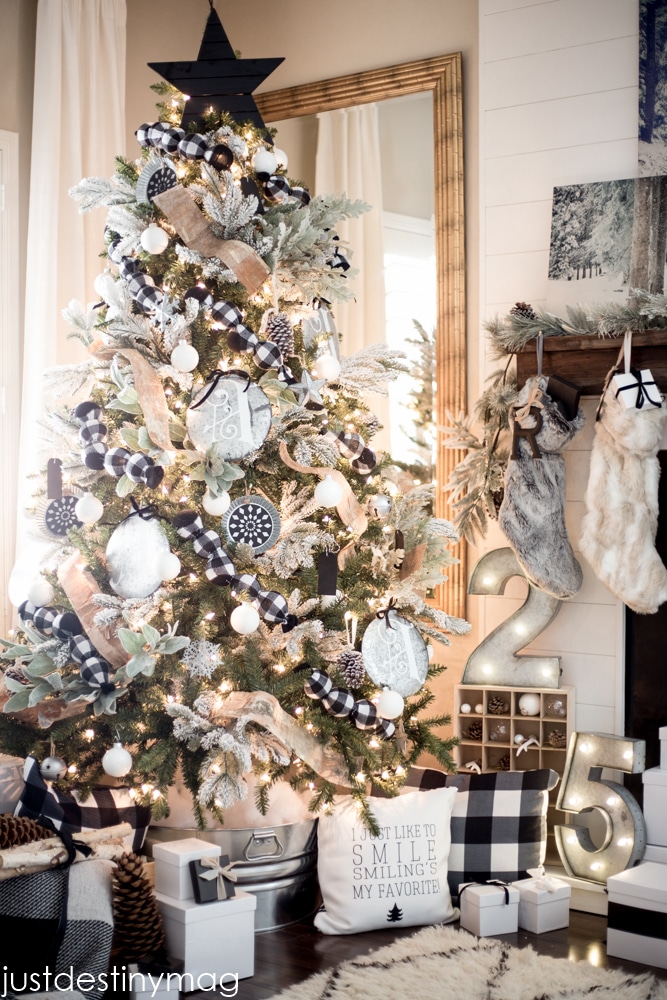 9 Buffalo Plaid Christmas Decor Ideas