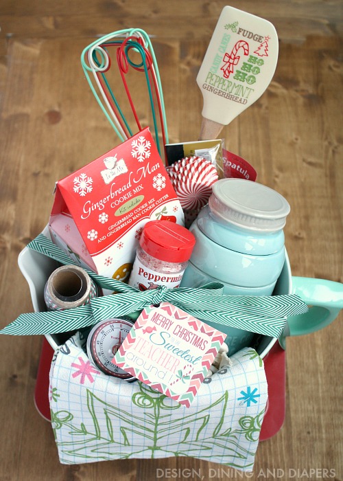 Building-the-perfect-gift-basket-free-gift-tag-printable-