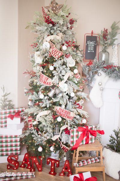 Classic Christmas Tree Decor