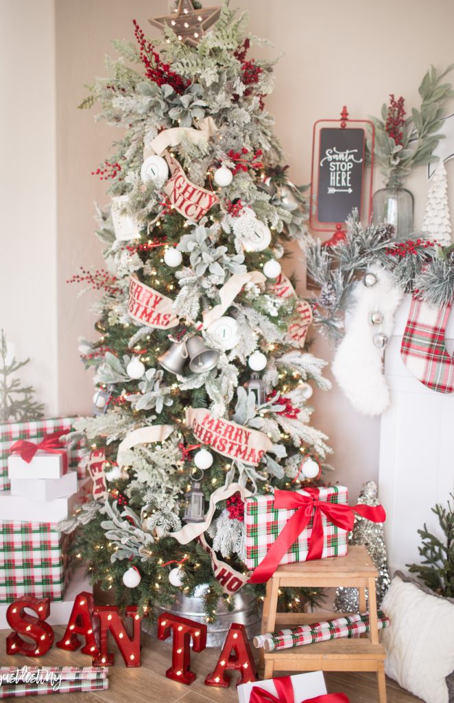 https://justdestinymag.com/wp-content/uploads/2016/11/Just-Destiny-Christmas-Tree-Ideas-6-662x1024.jpg