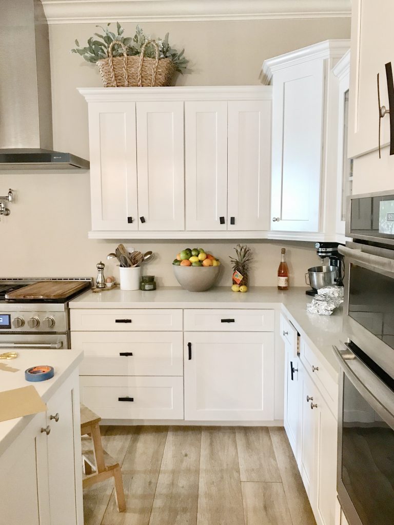 Simple White Kitchen Cabinets With Hardware for Large Space