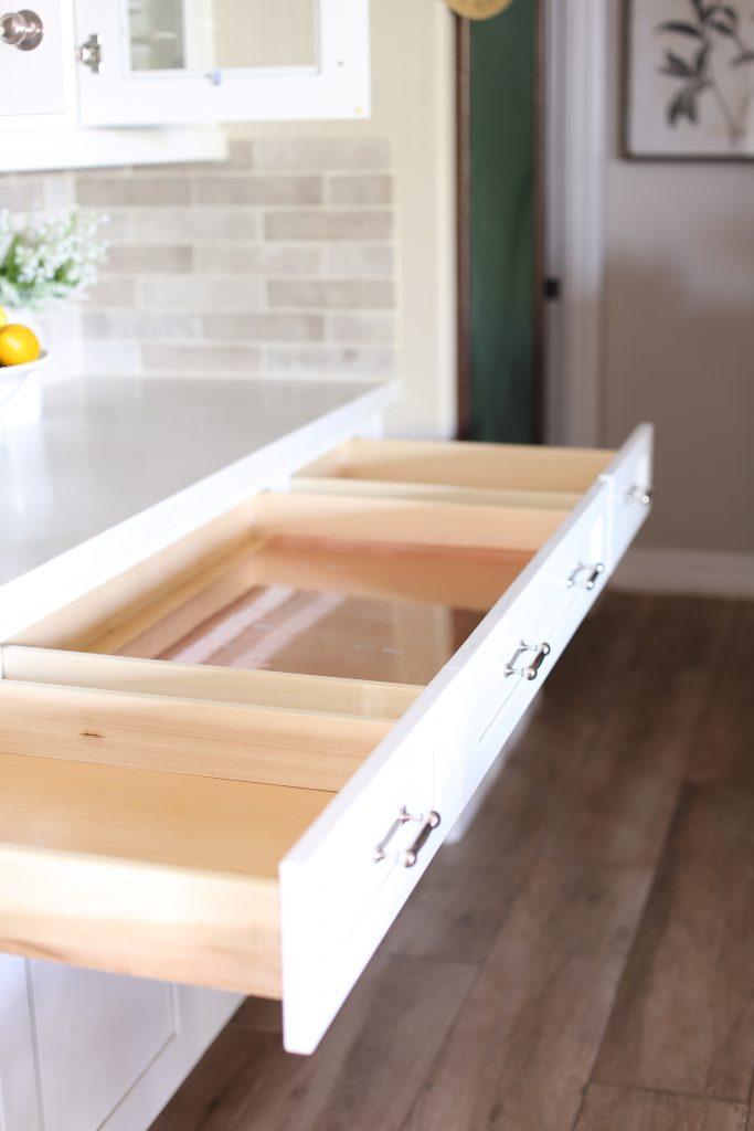 Kitchen Drawer Organization 