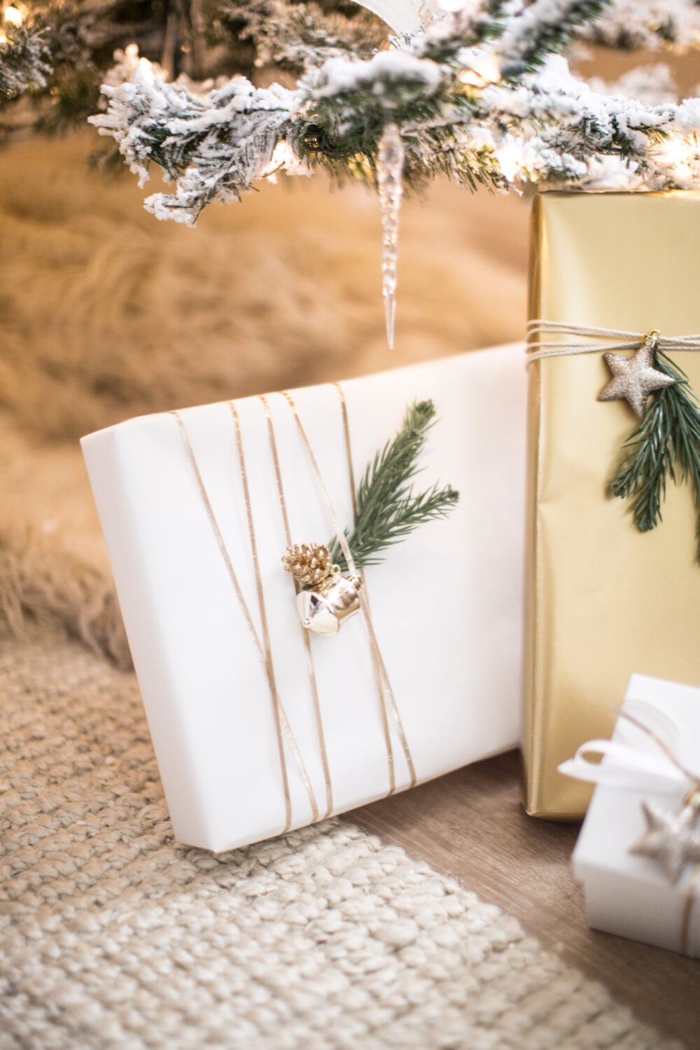 Gift wrapping ideas in gold and white