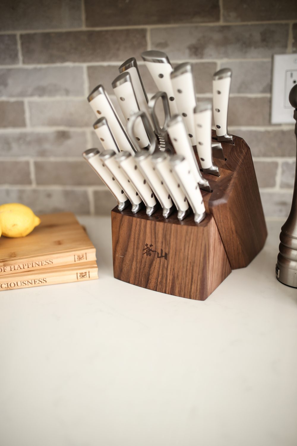 My Favorite White Knife Sets 