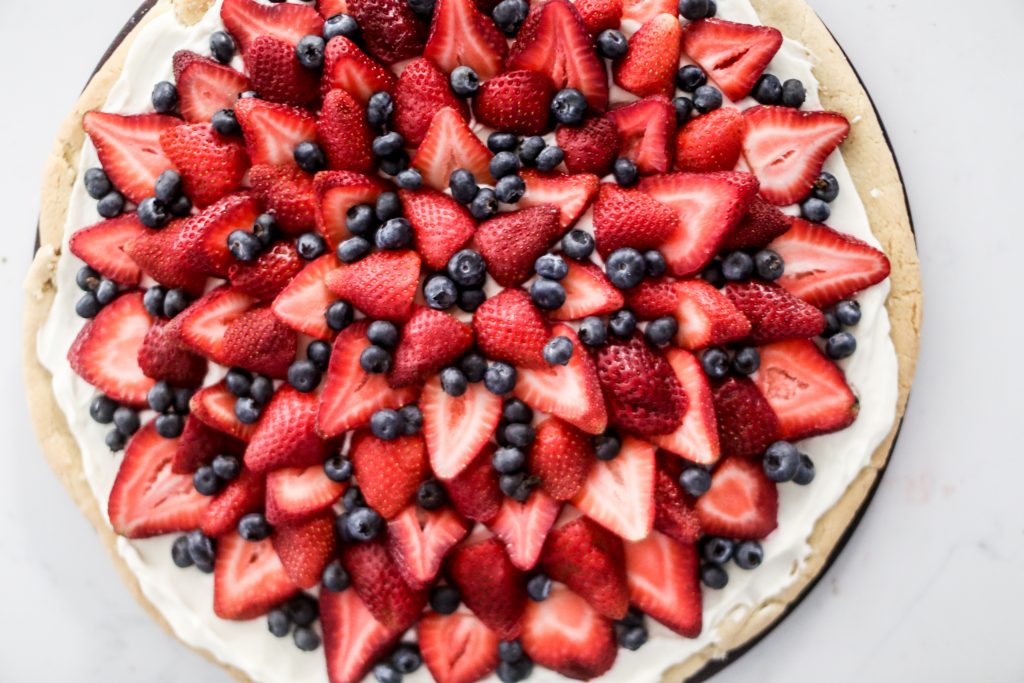 Red White and Blue Fruit Pizza 
Memorial Day Desserts 