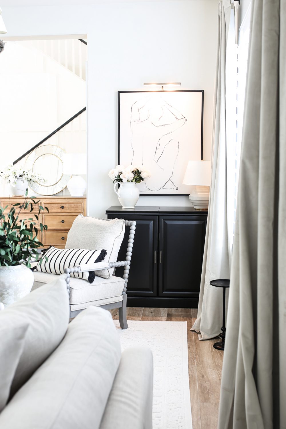Elegant Small Space: Living Room Decorating Ideas