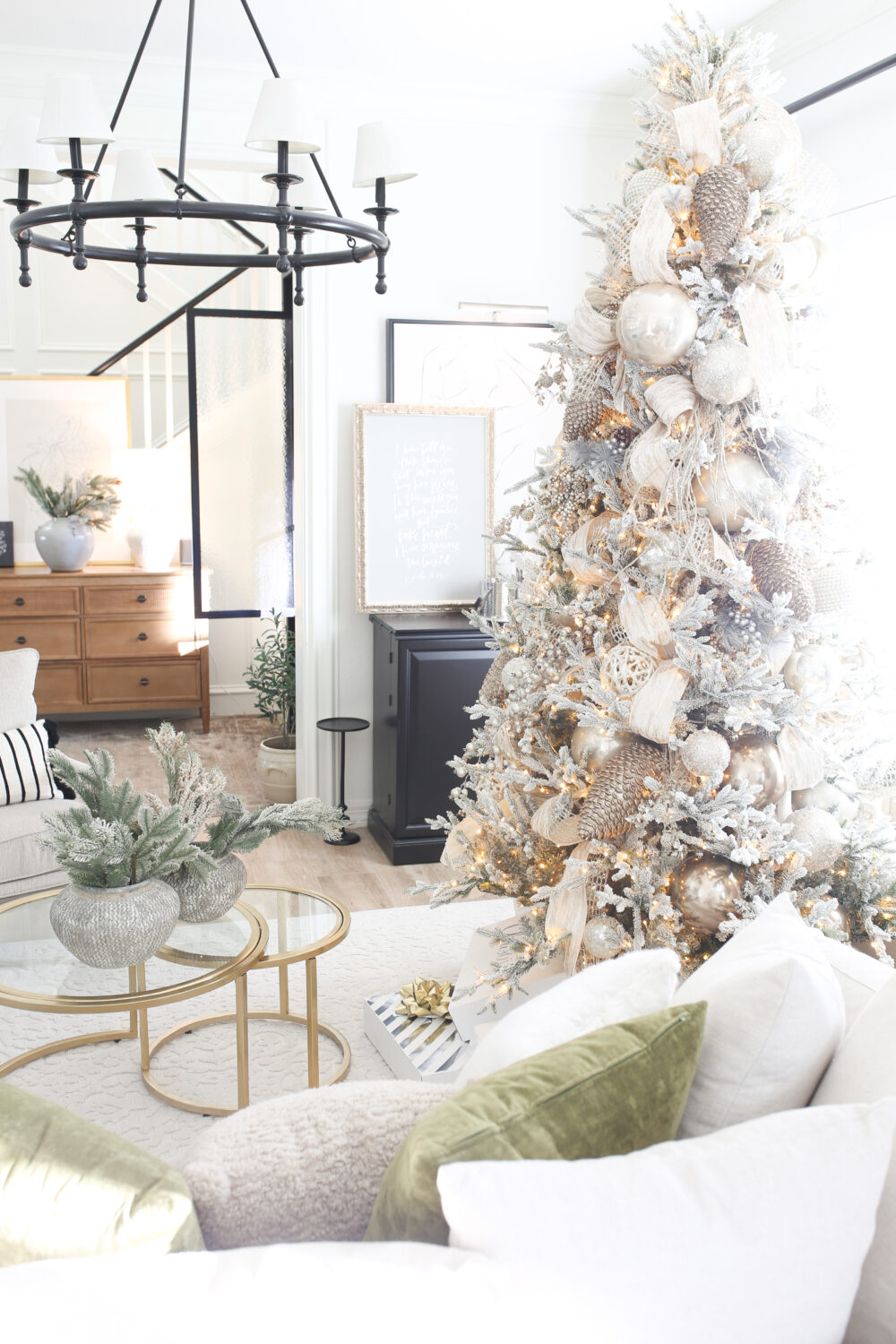 How to Decorate an Elegant Designer Christmas Tree Like a Pro | Just ...