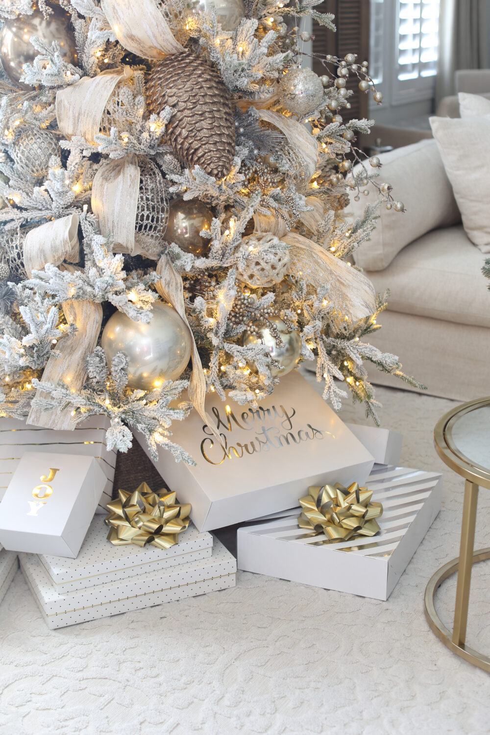 How to Decorate an Elegant Designer Christmas Tree Like a Pro Just