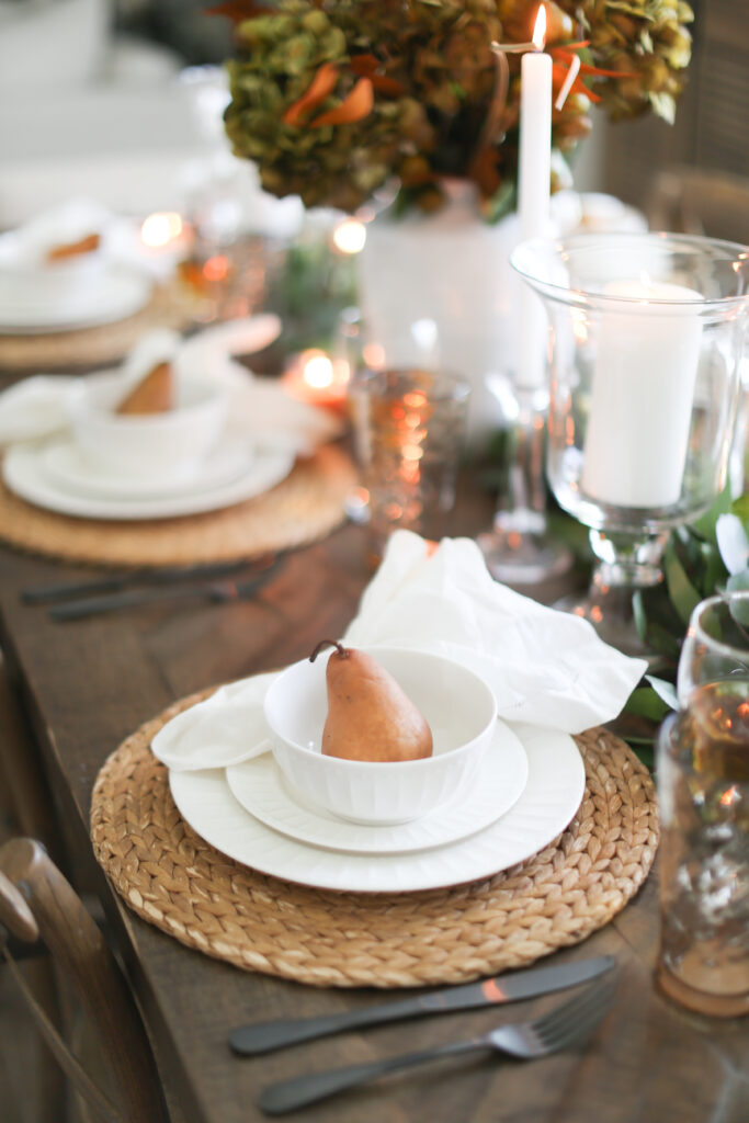 Elegant Thanksgiving Table with Natural Elements