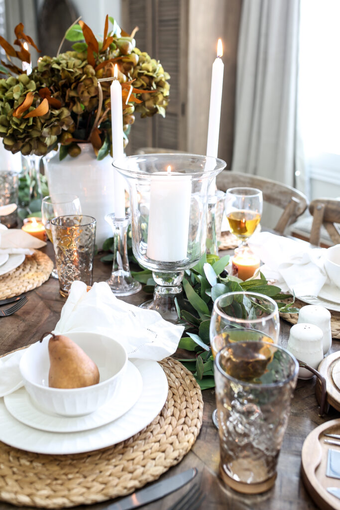 Elegant Thanksgiving Table with Natural Elements