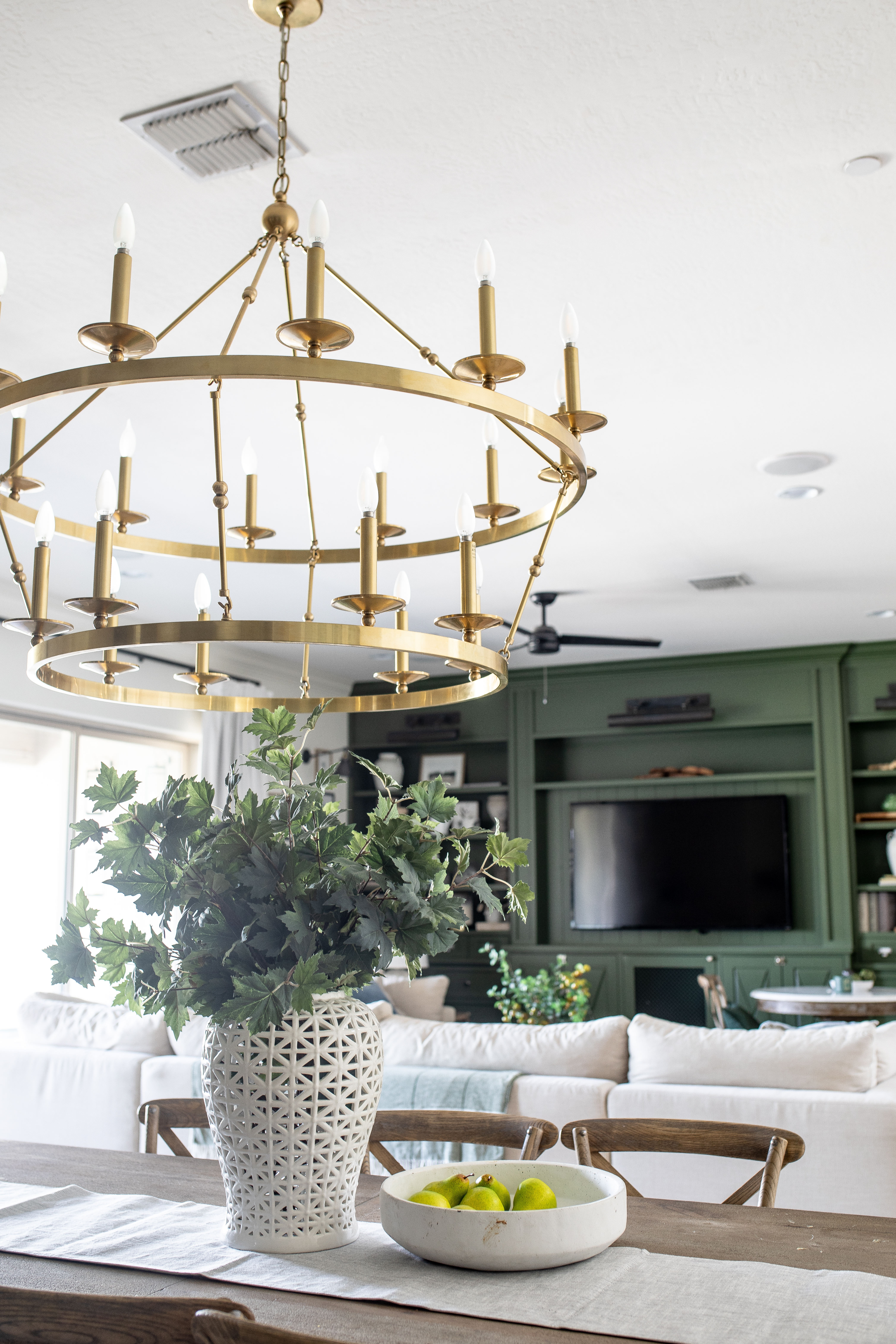 Up close detail of Hudson Valley Brass chandelier Allendale 