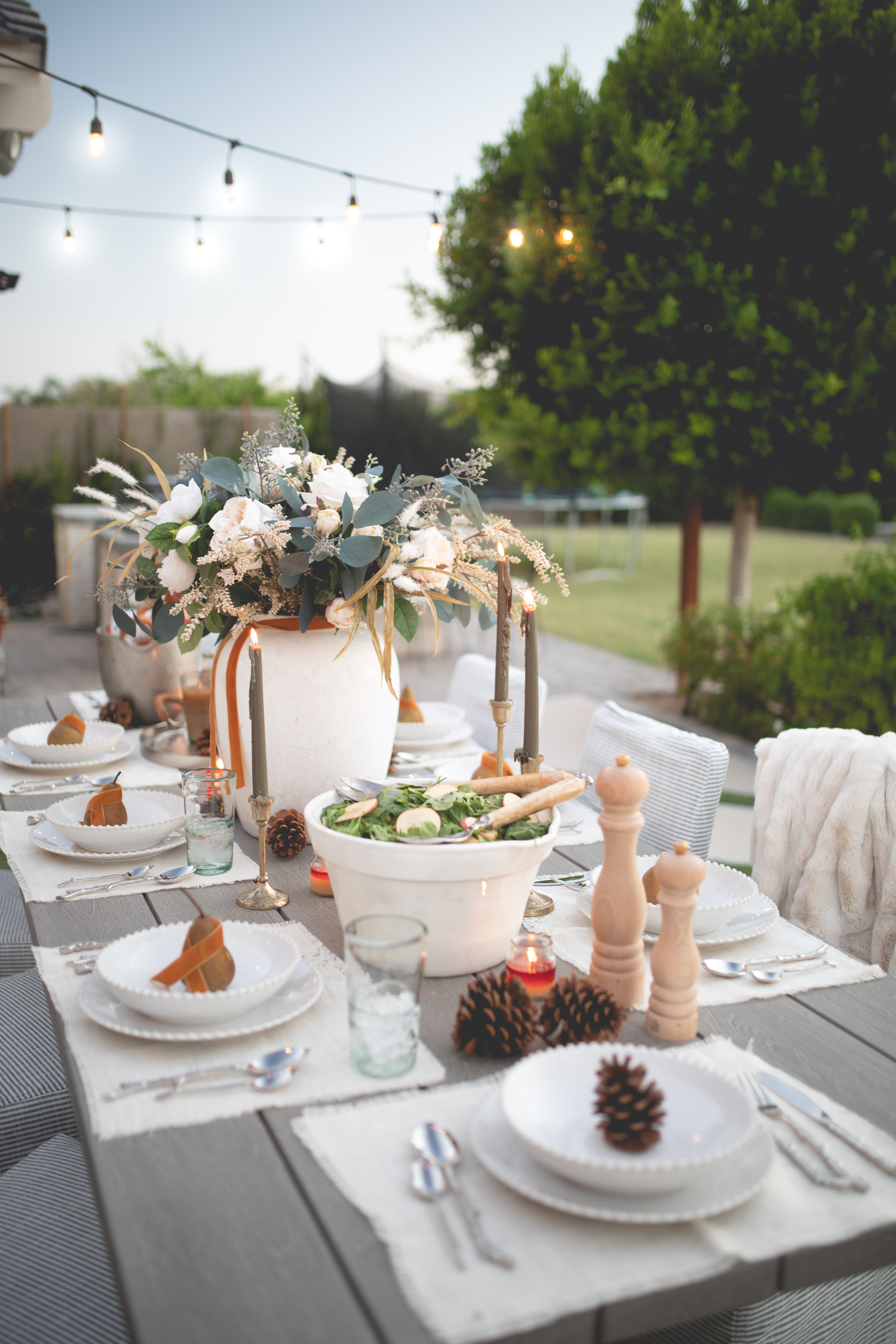 Outdoor Fall Tablescape 