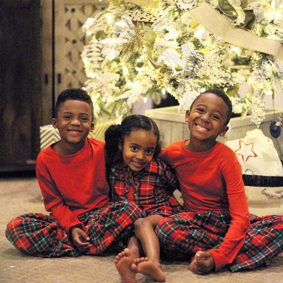 Black and red family christmas online pajamas