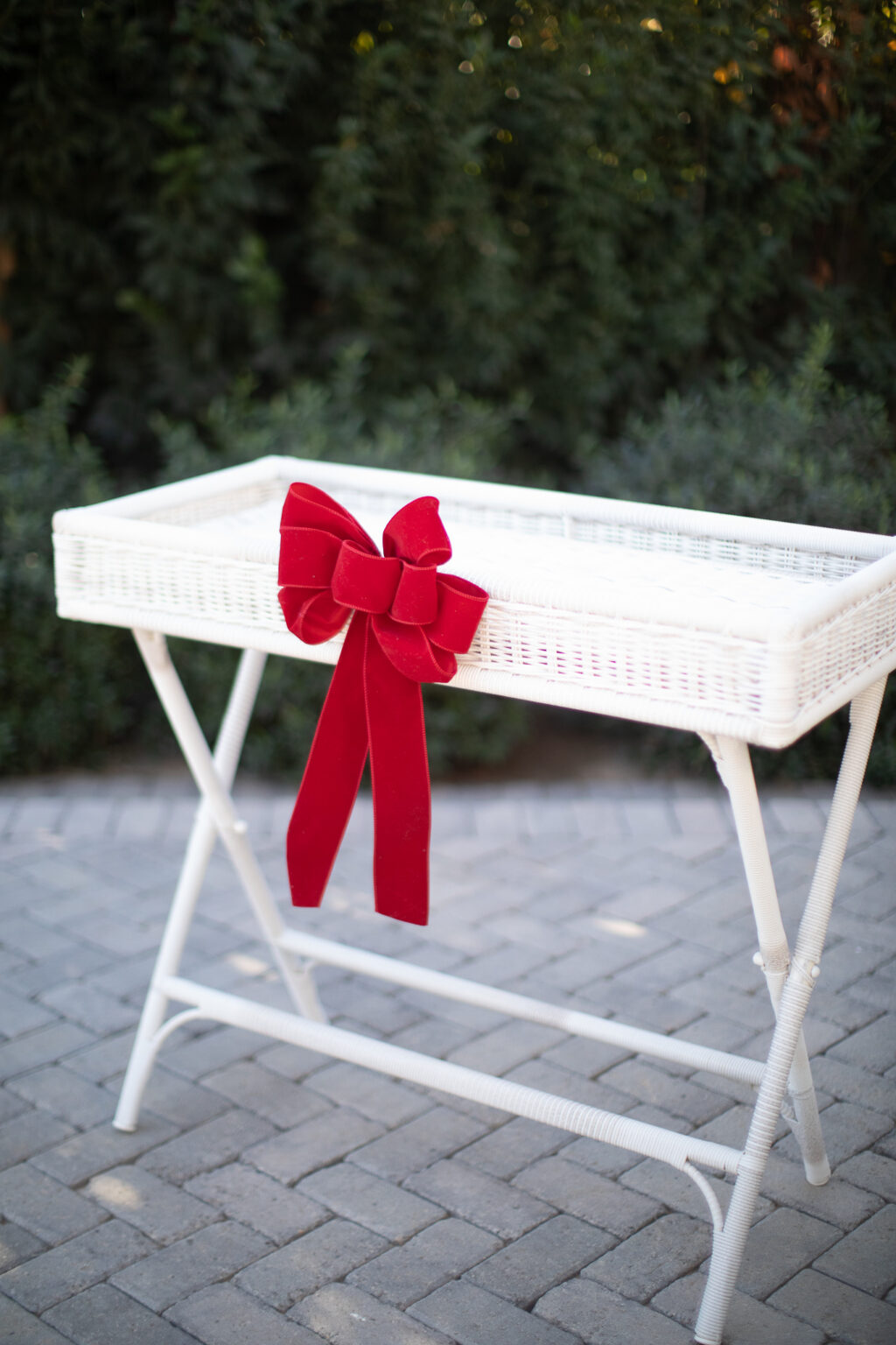 5 Thoughtful Backyard Gifts Ideas for Refined Outdoor Entertaining