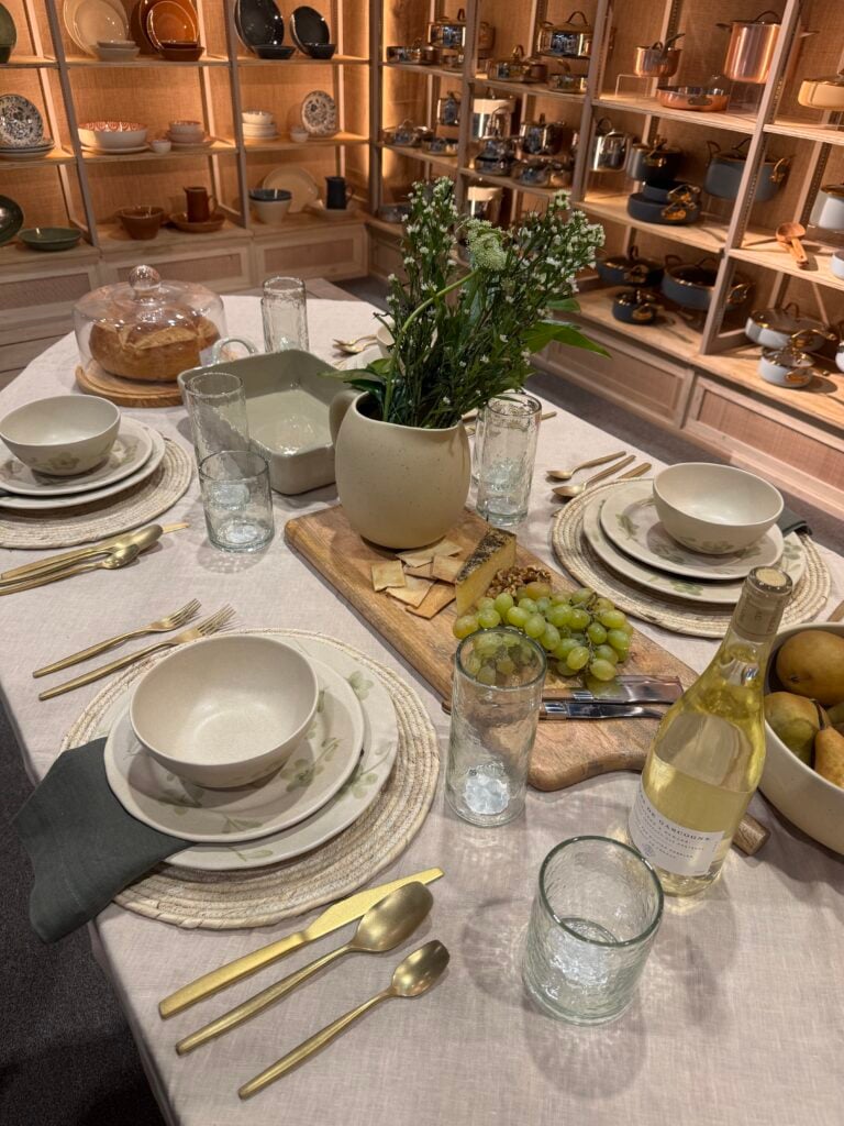 Dining table in a soft palette